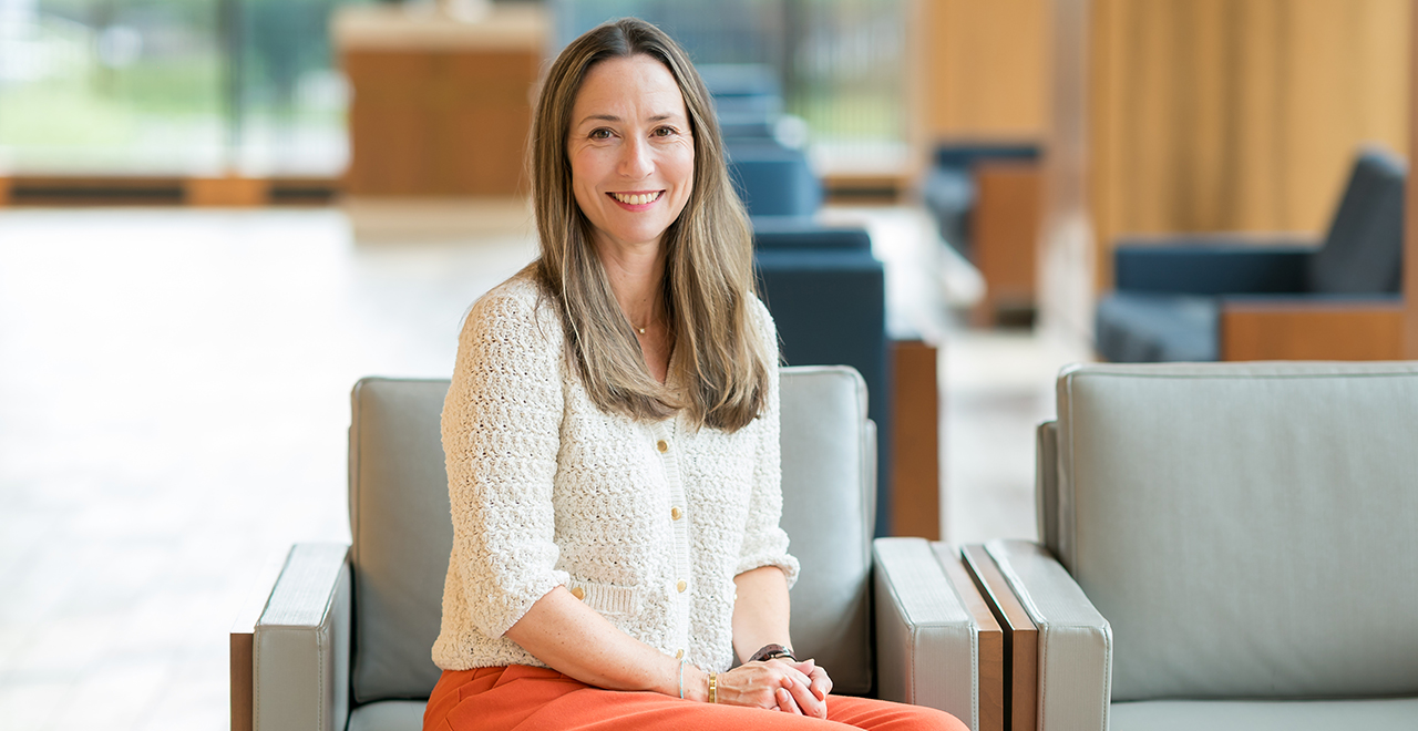 Headshot - Kate Williams Kate Williams